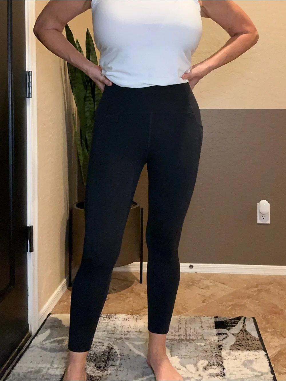 🖤 Beyond Yoga Powerbeyond Strive High Waist Pocket Midi Leggings 🖤 Medium - Picture 4 of 16